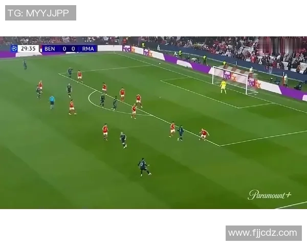 中超精彩对决本菲卡逆转曼城补时绝杀引发全场狂欢