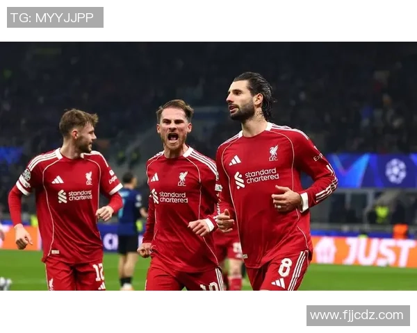 中超激战：利物浦逆转拜仁红牌事件引发全场热议